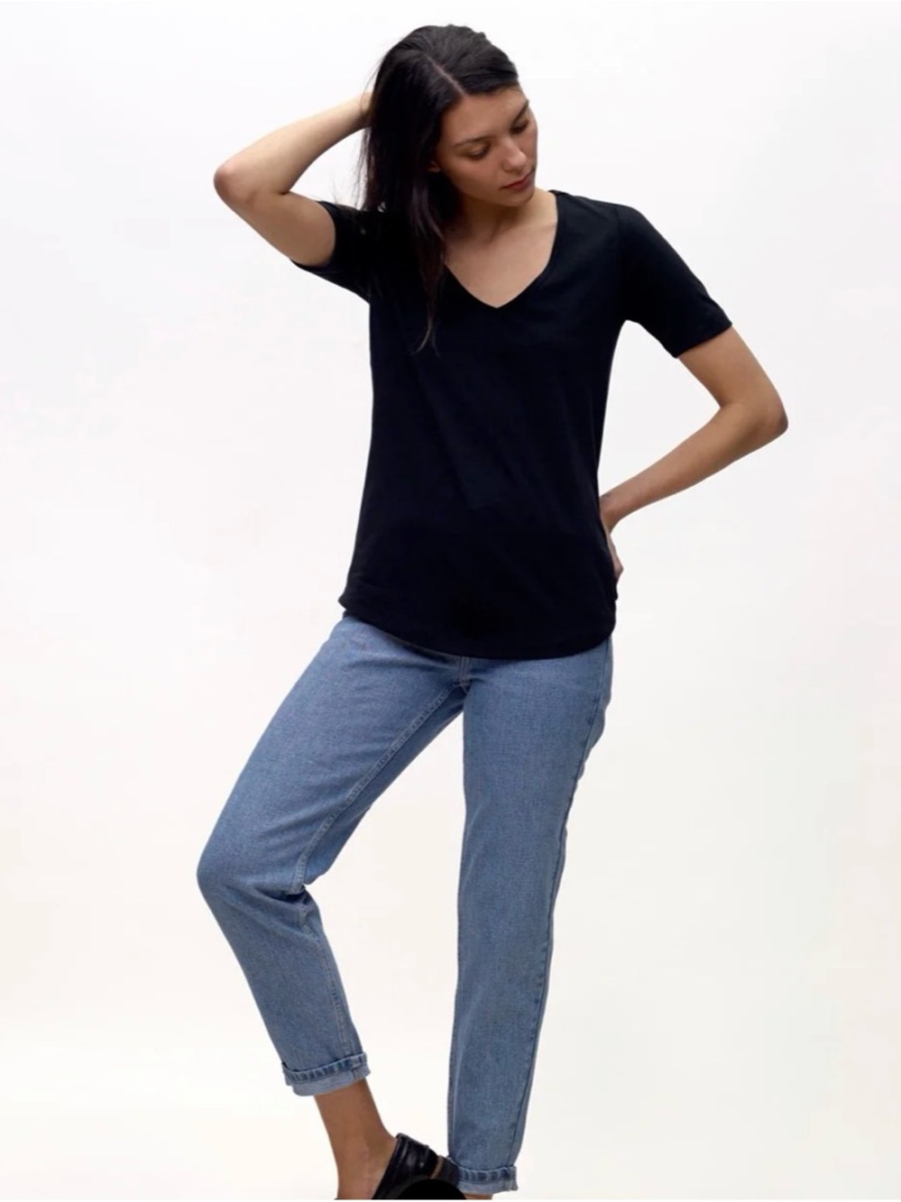 KOTN V-Neck Short Sleeve Tee in Black